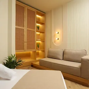 Hotel Brooklyn, Vlore